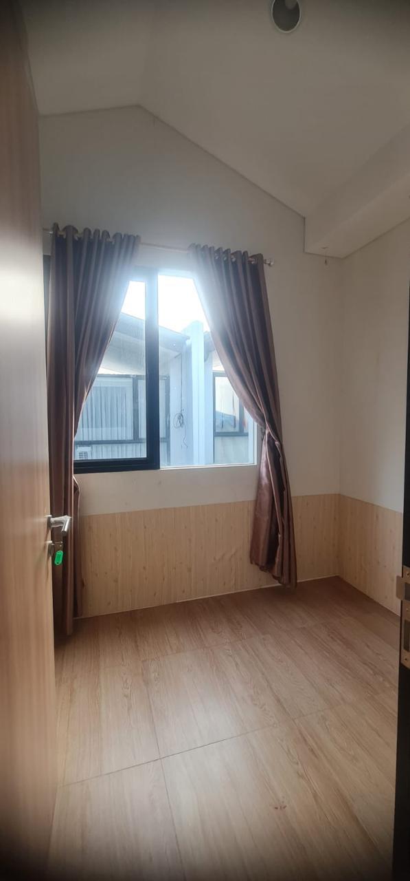 Take Over Rumah di Waterfront Travertine Lippo Cikarang
